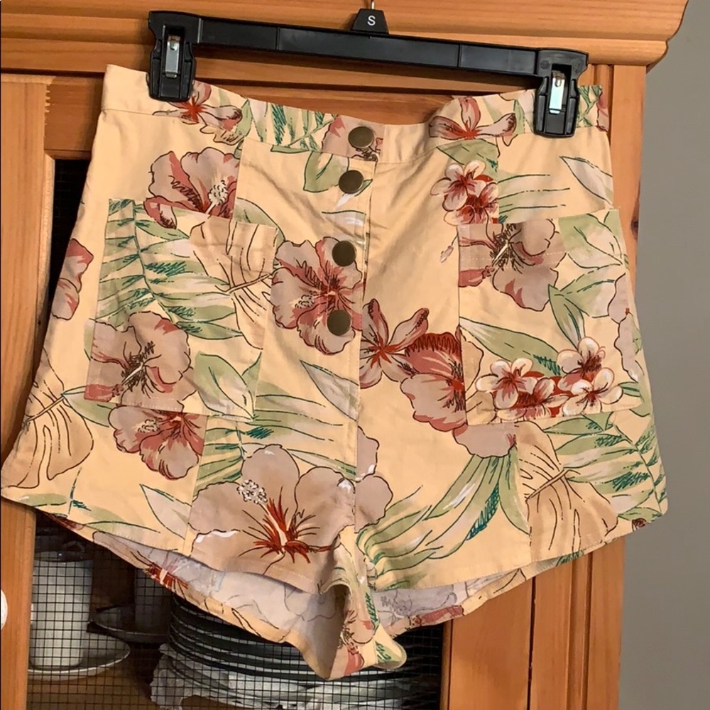 Urban Outfitters shorts height waisted shorts